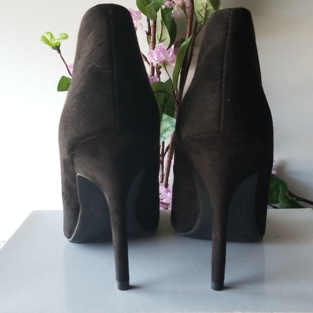 Shoes - Picture 3 of 7